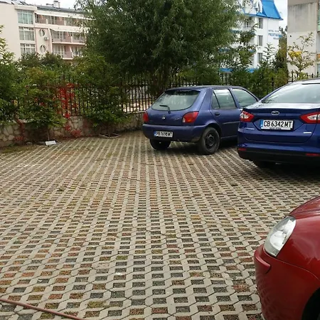 Orange Apartment Slantschew brjag